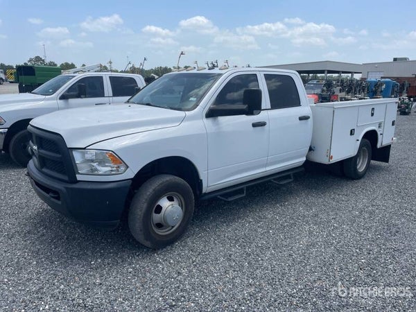 4X2 3500 DODGE RAM 2015
