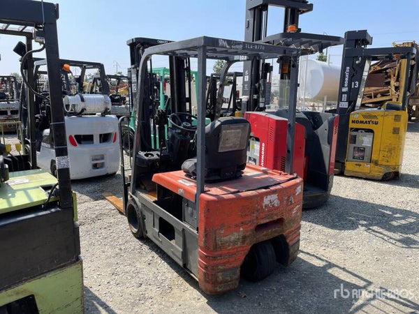 MONTACARGAS TOYOTA 2900 LB