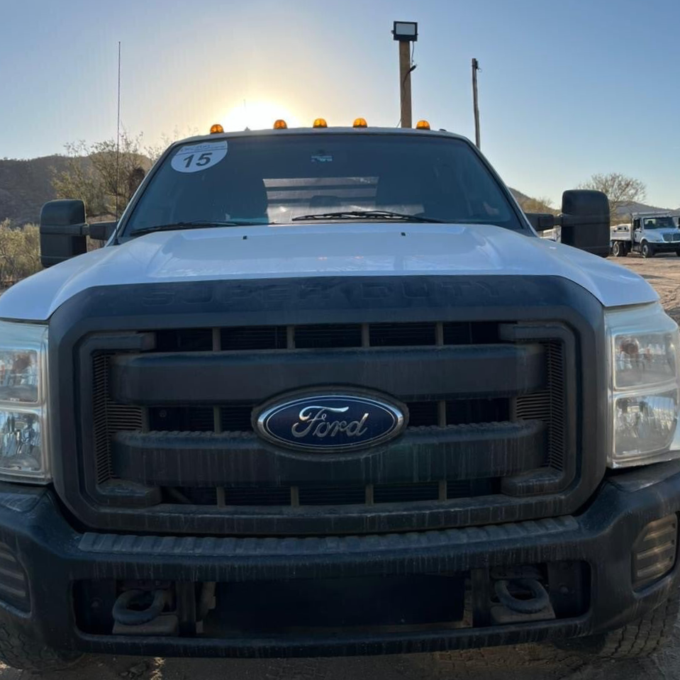 4X4 XL FORD F-550 2015