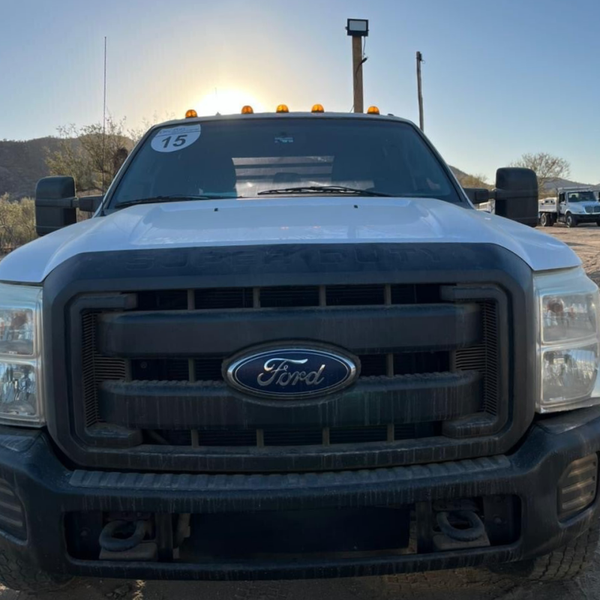 4X4 XL FORD F-550 2015