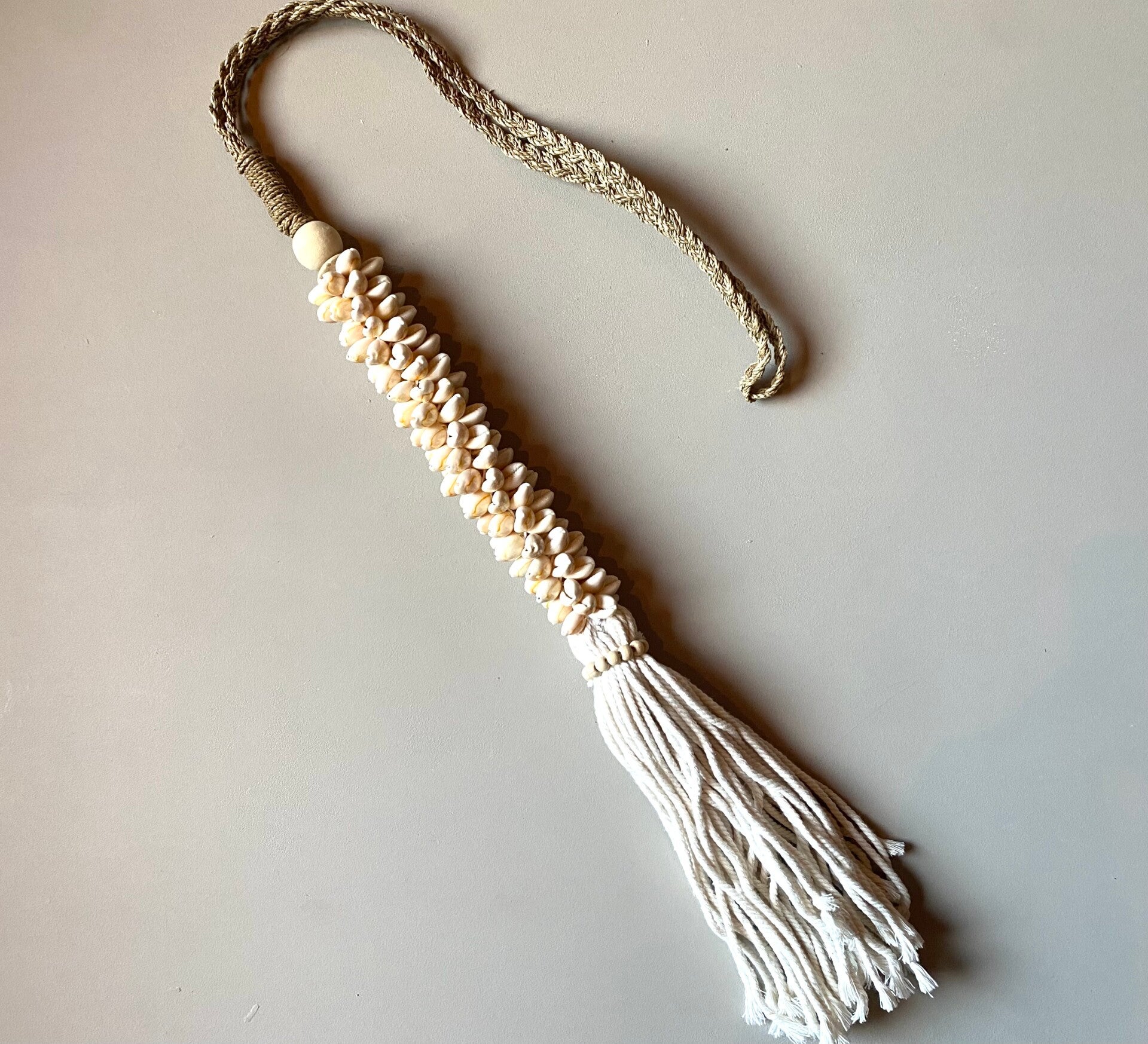 Hanger tros met schelpen