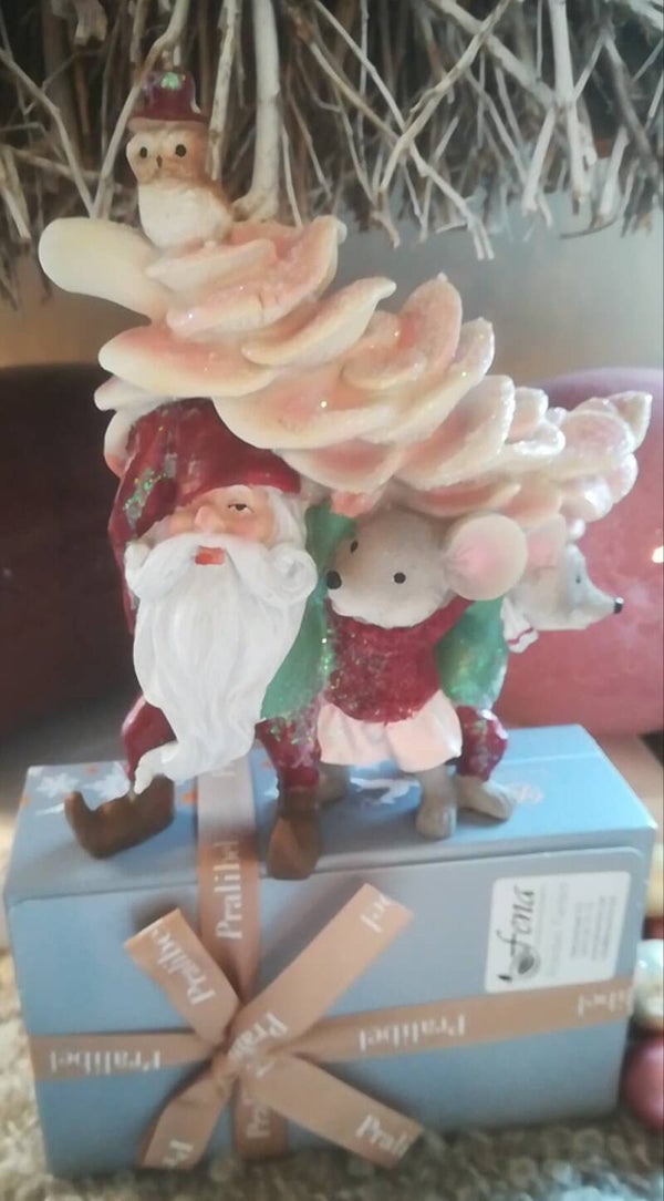 Kerstdecoratiestukje kerst en 500 gr pralines