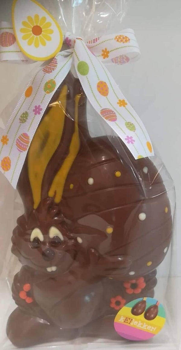 Konijn met ei gedecoreerd  22 cm