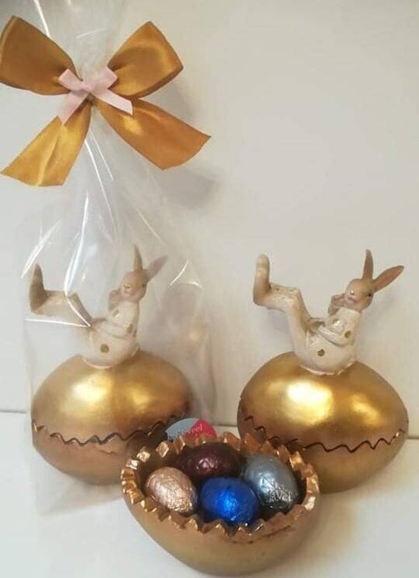 Bonbonniere met enkele paaseitjes