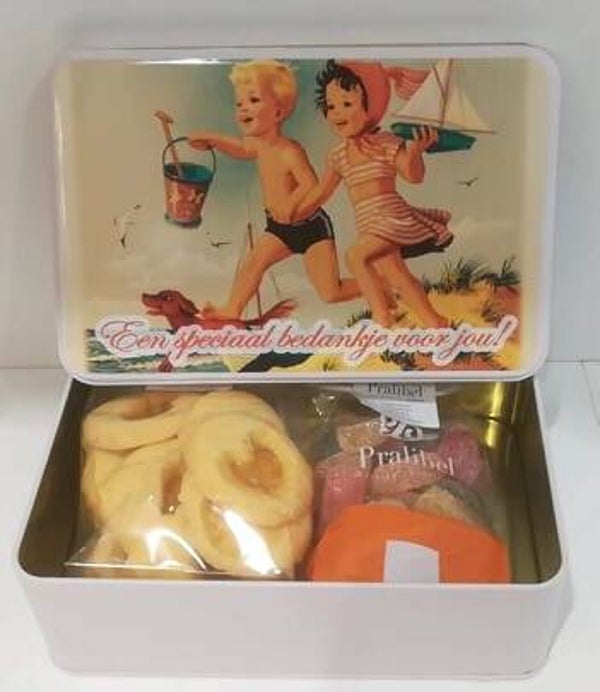 Retro blikken doos om iemand te bedanken