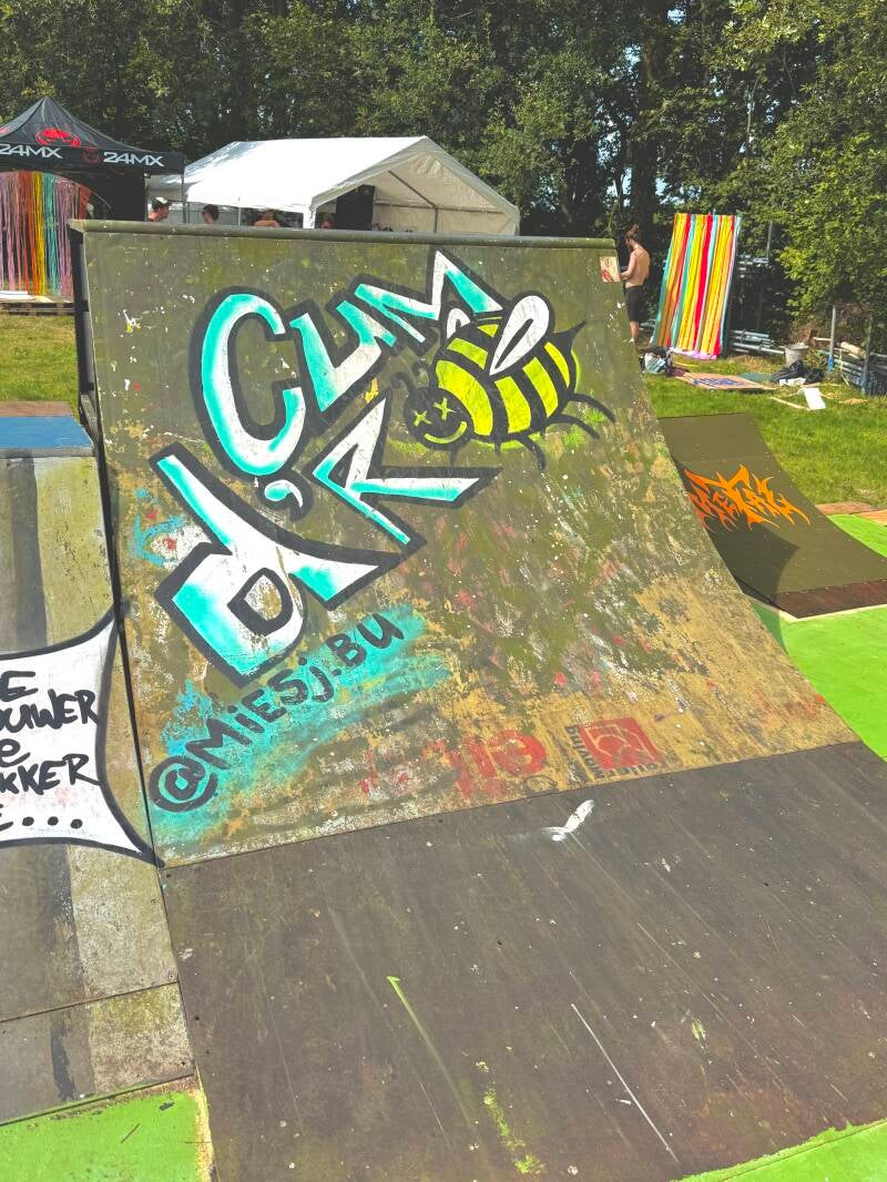 An addition to the skatepark in the theme of ‘Jizzy Grip’: ‘Cum d’r Bij’ — in other words, ‘Come join in"