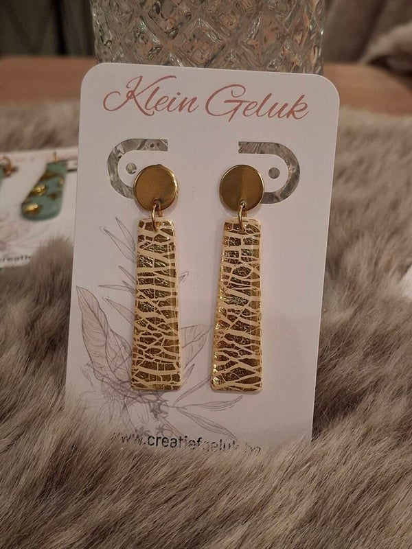 Polymeerklei oorbellen: Craclé ivoor