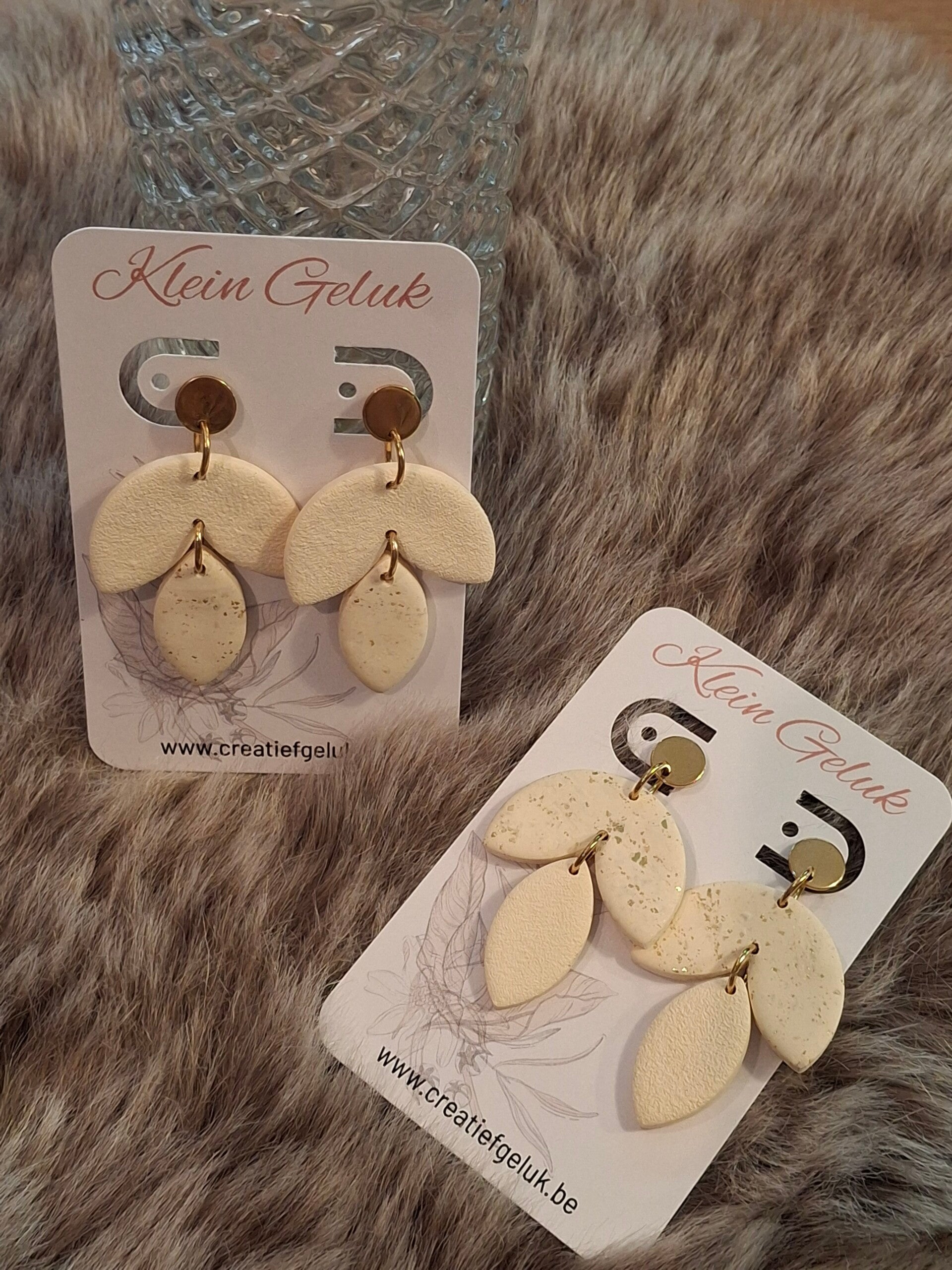 Polymeerklei oorbellen Zandbloem