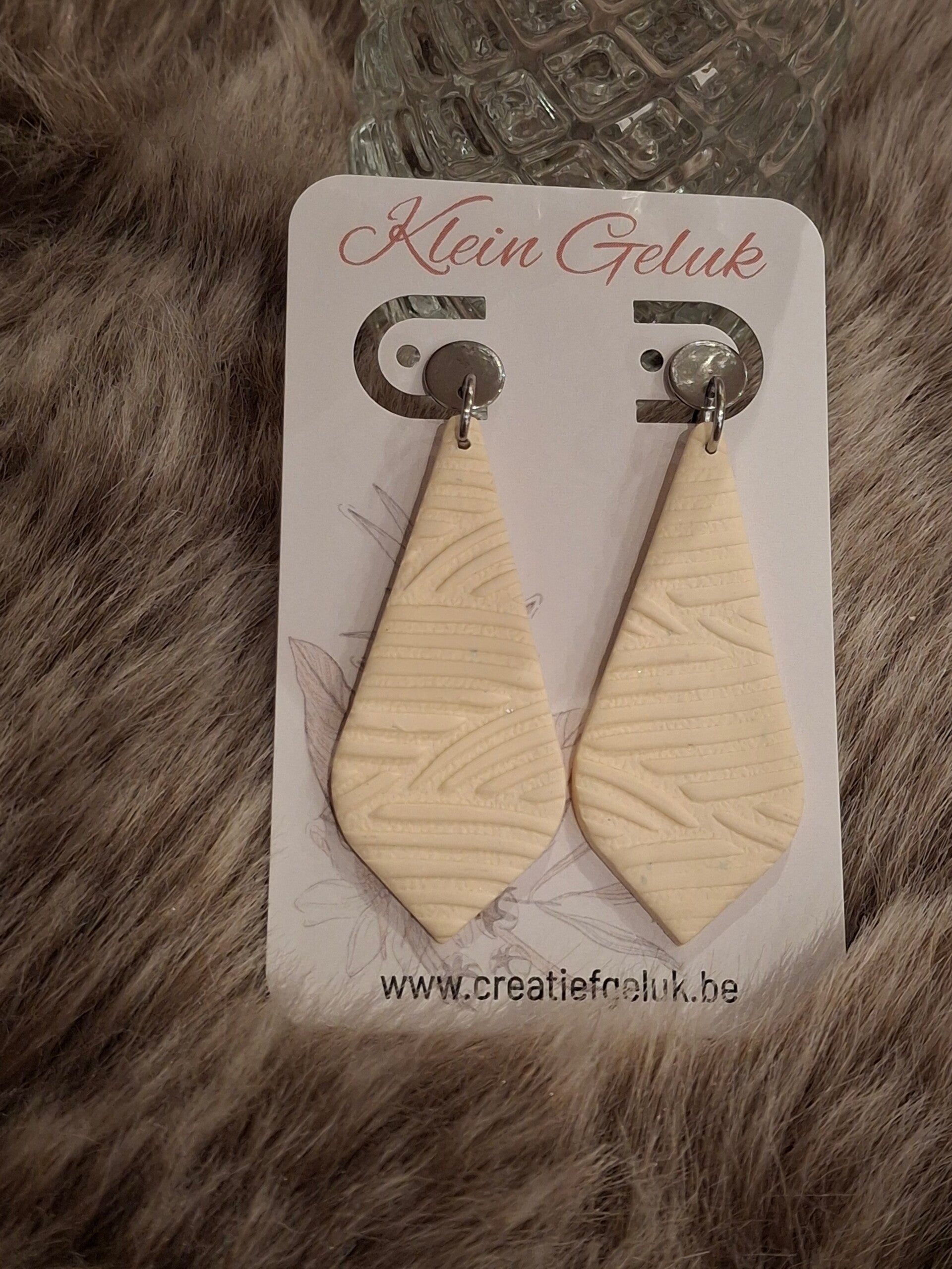 Polymeerklei oorbellen: textuur druppel Ivoorkleur XL