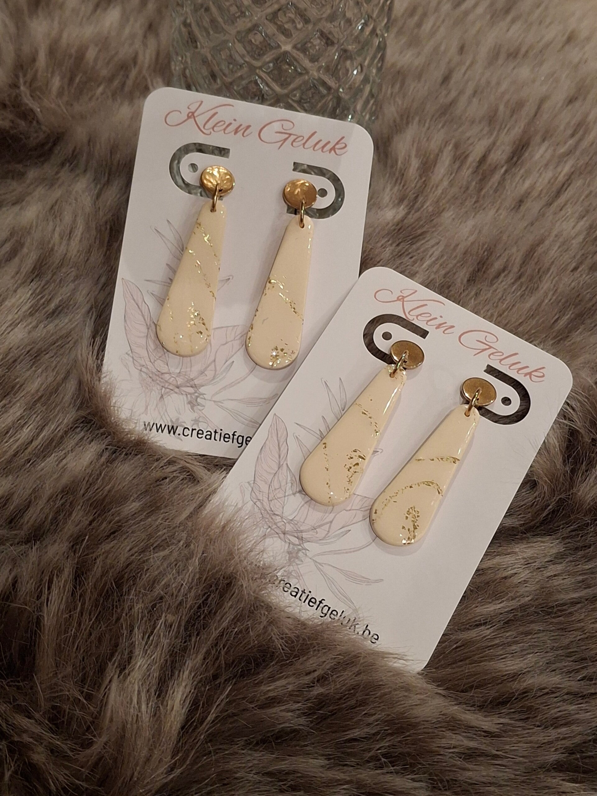 Polymeerklei oorbellen: Ivoren glans druppel