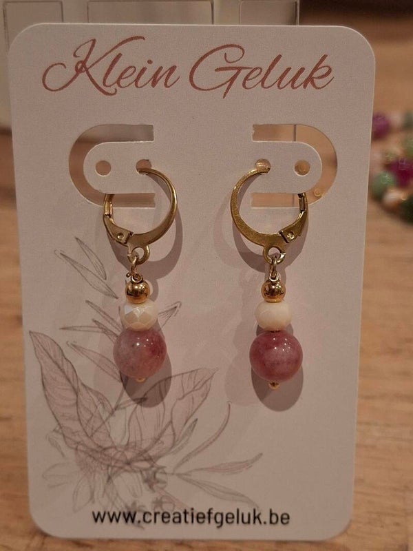 Oorbellen met roze jade