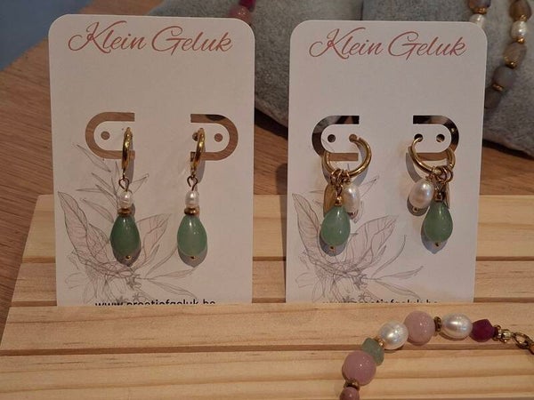 Groene dongling oorbellen