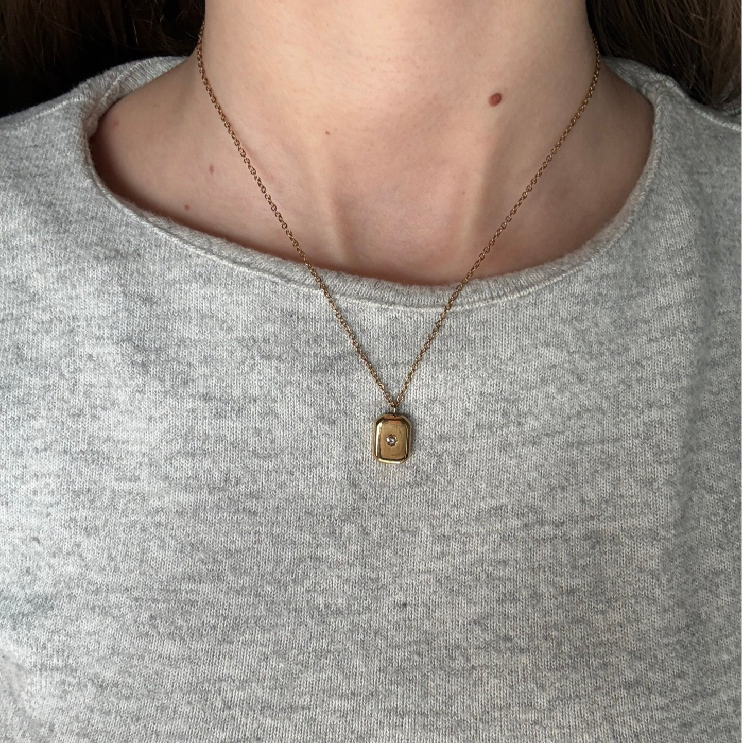 Collar cuadrado