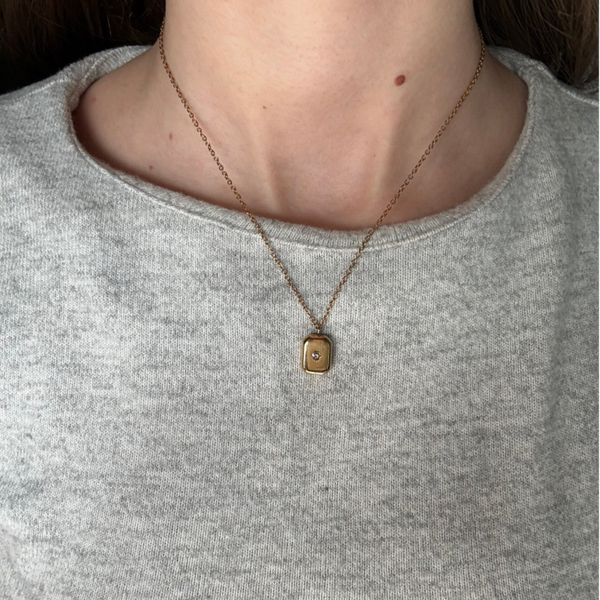 Collar cuadrado