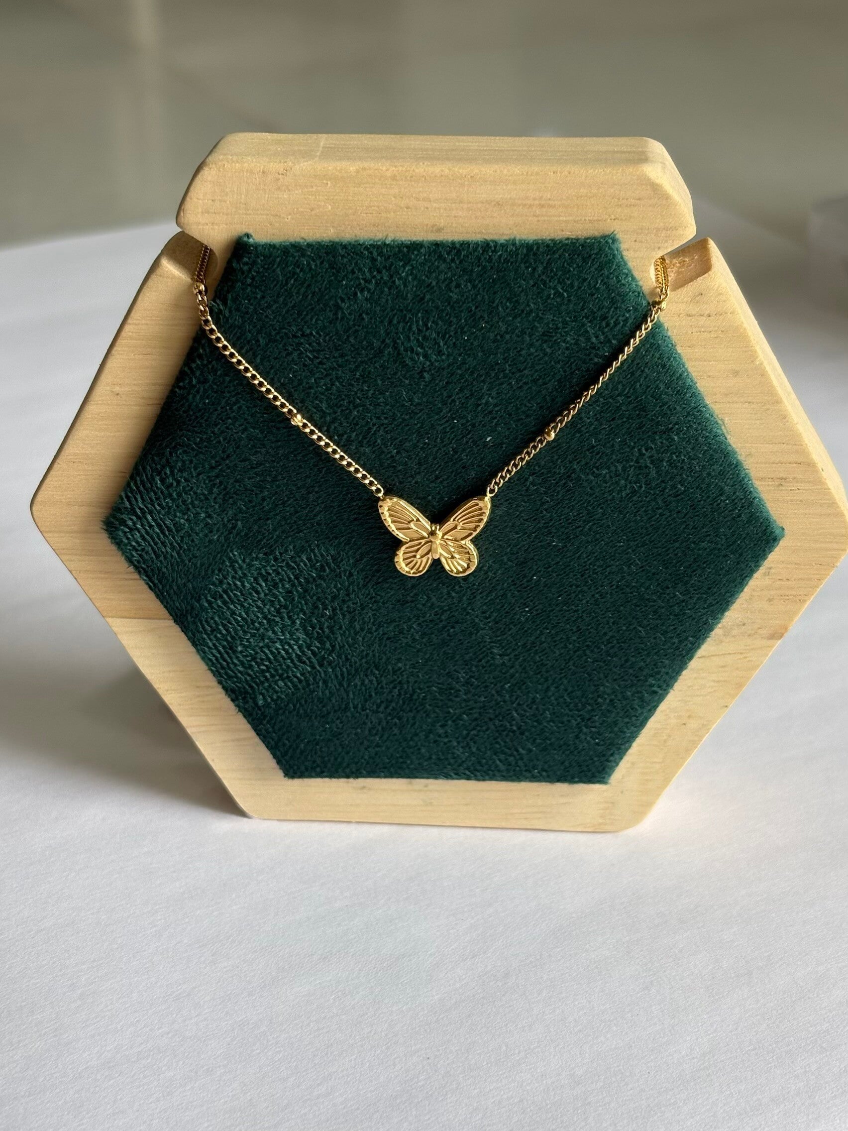 Collar mariposa