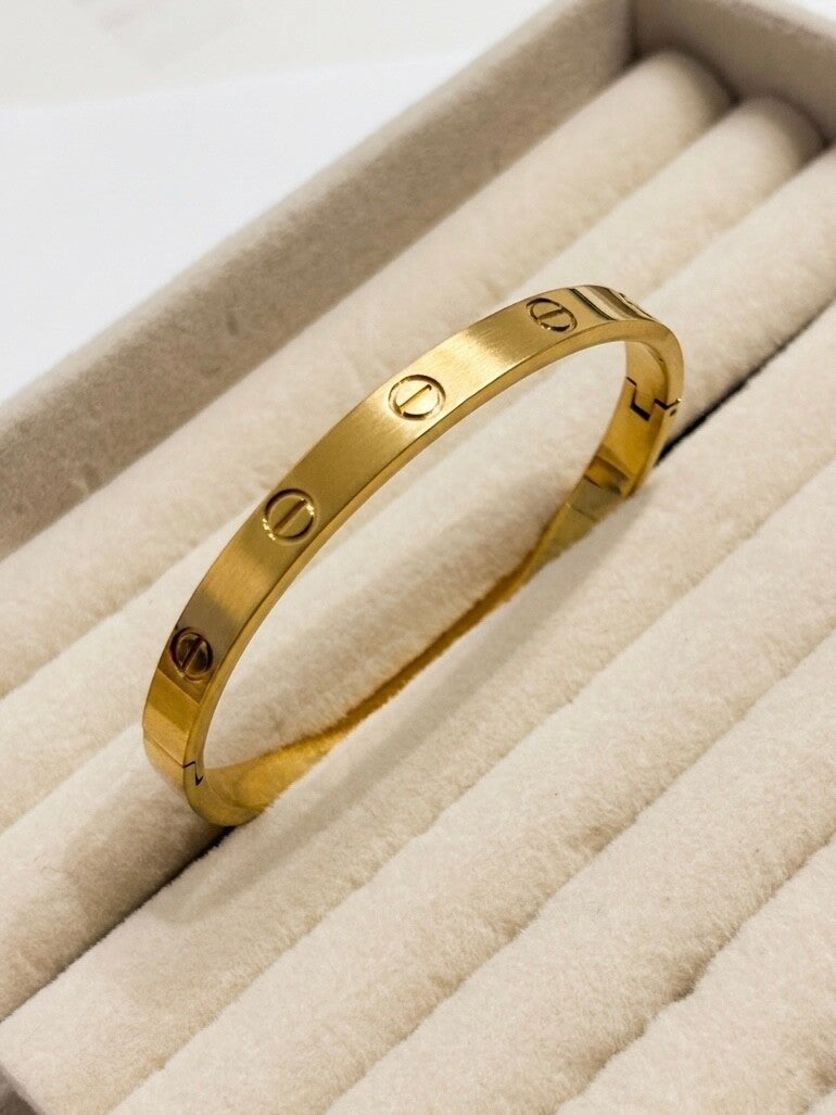 Pulsera rígida