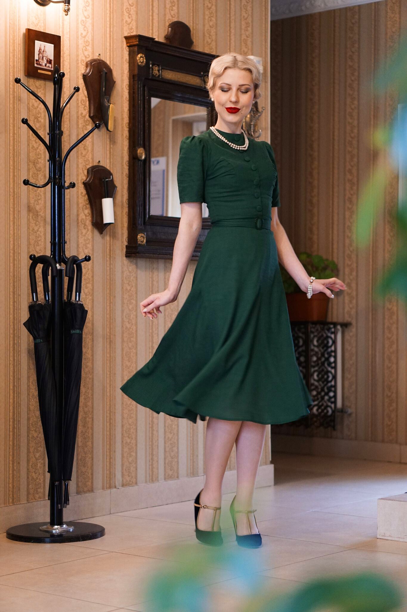 Vintage Dresses Unique Vintage Delores Cocktail Dress Calvin Klein Velvet Green Dress Wrap Dress Green Vintage Dresses Unique Vintage Delores Cocktail Dress Calvin Klein Velvet Green Dress Wrap Dress Green