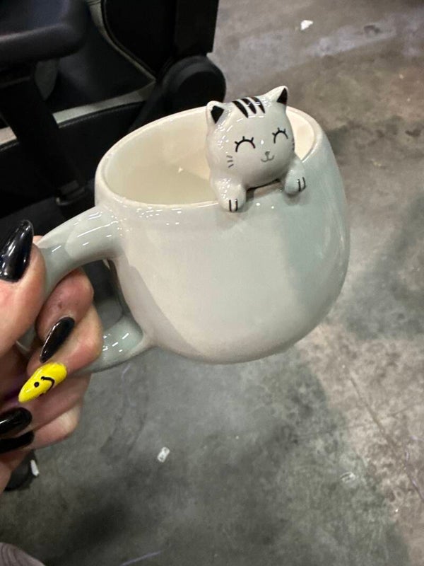 ITotal - Grey Cat Mug