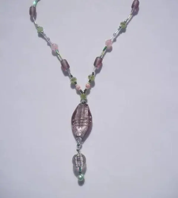 Collier en perles de verre