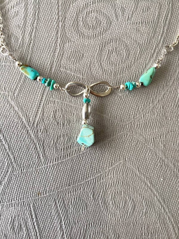 Collier infini avec pierres de turquoise