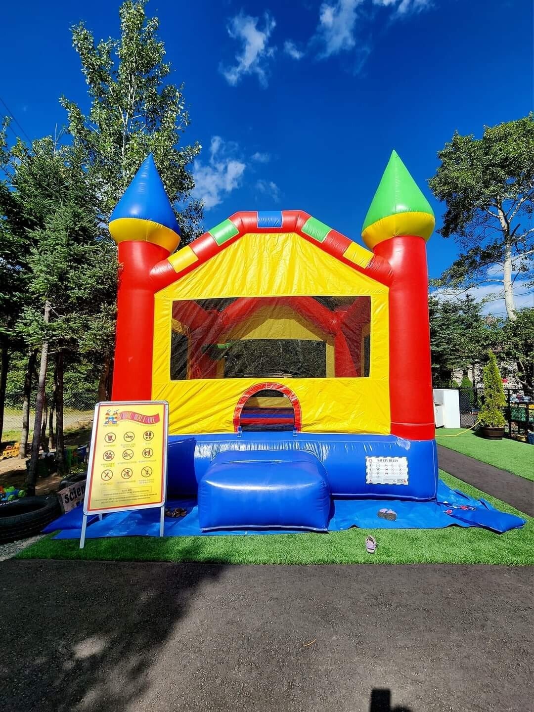 BOUNCE CASTLE