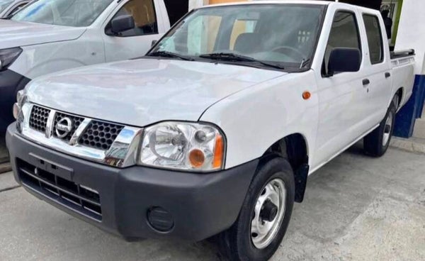 Nissan doble cabina 2015 $44,000