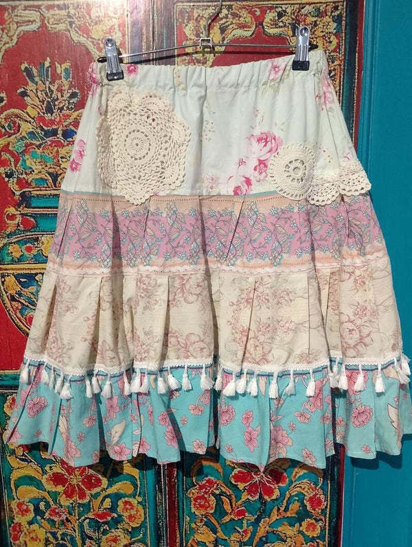 size 6, tiered skirt
