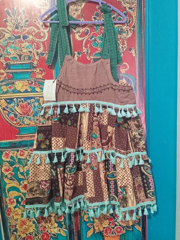 size 6/7, tie up dress