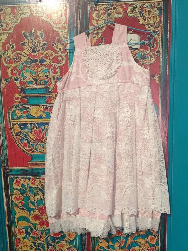 size 6/7, adjustable dress... On SALE