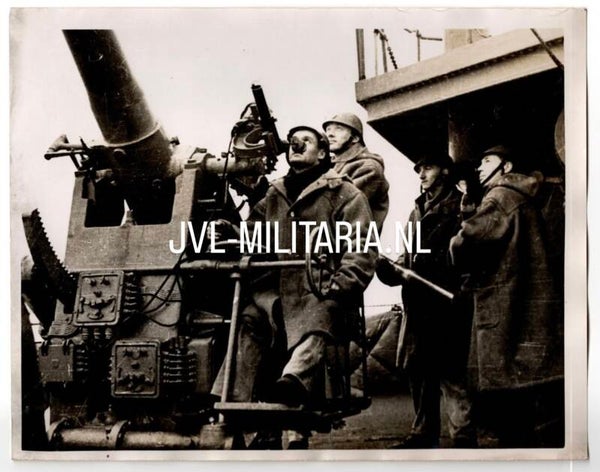 Dutch press photo, marines aboard the Hr.Ms. Van Meerlant 1941