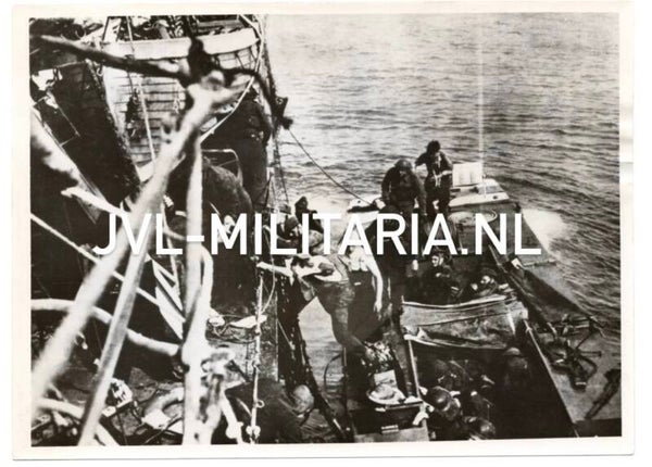 English press photo: The return after the bloody landing at Dieppe 1942