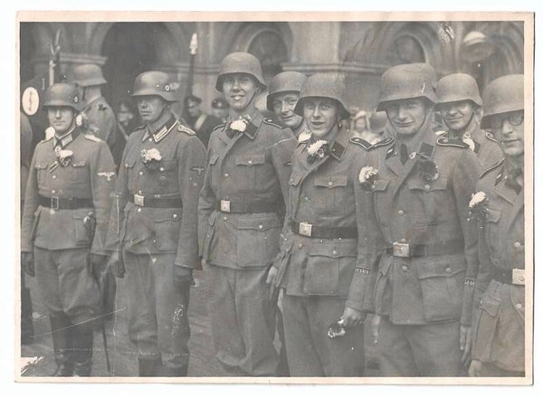 Dutch Waffen SS Picture In the Hague