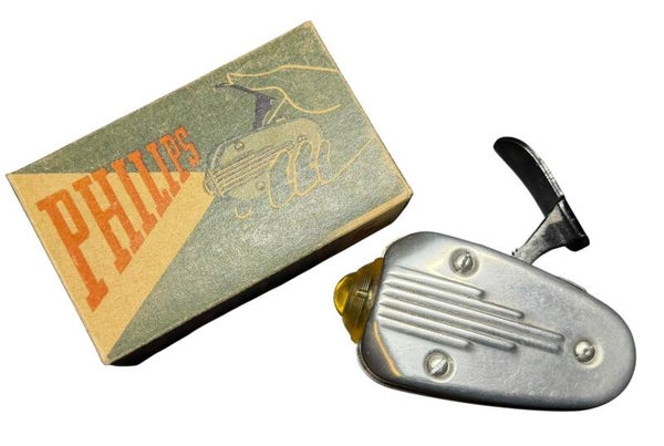 Dutch 'Knijpkat' in box