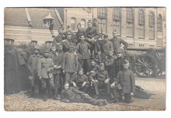 Dutch picture soldiers 2e regiment vesting artillerie