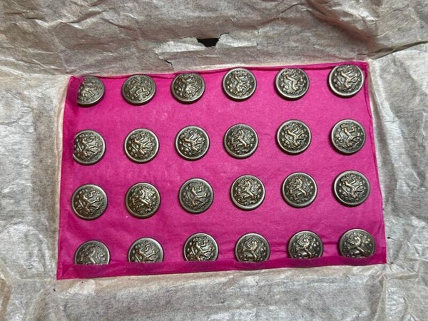 Dutch 'kepie' buttons in paper