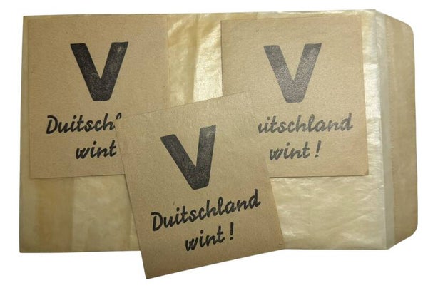 German 'V Duitschland wint!' leaflets