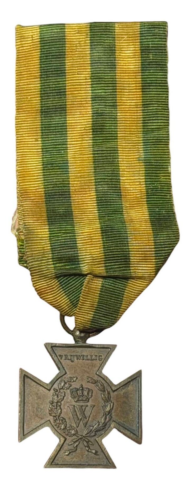 Dutch metal cross medal "Vrijwilliger"