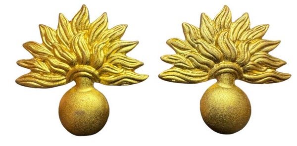 Grenadiers setje emblemen goud