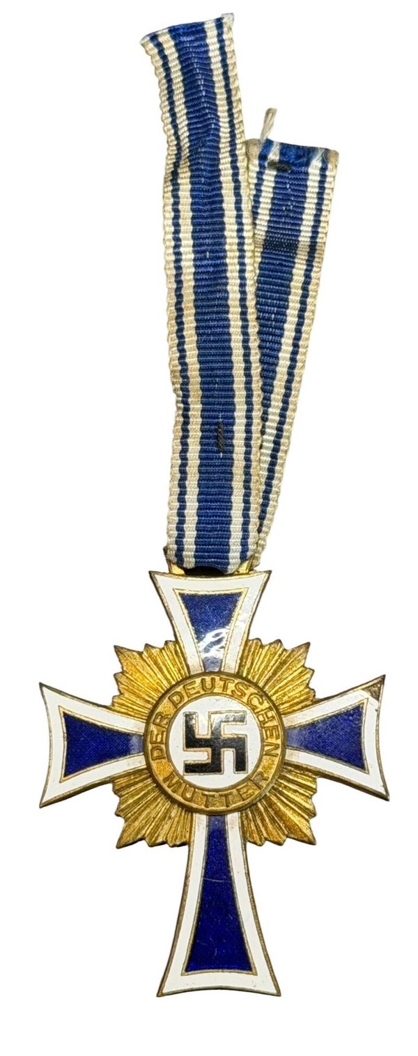 German 'Mutterkreuz' in Gold
