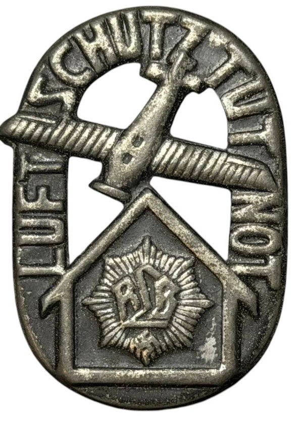 German RLB Luftschutz Tut Not badge