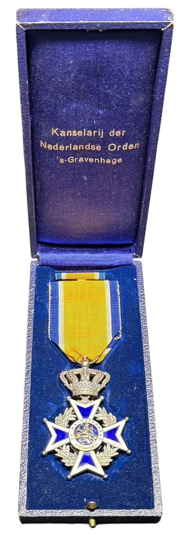 Dutch medal 'Order of Orange-Nassau' in case