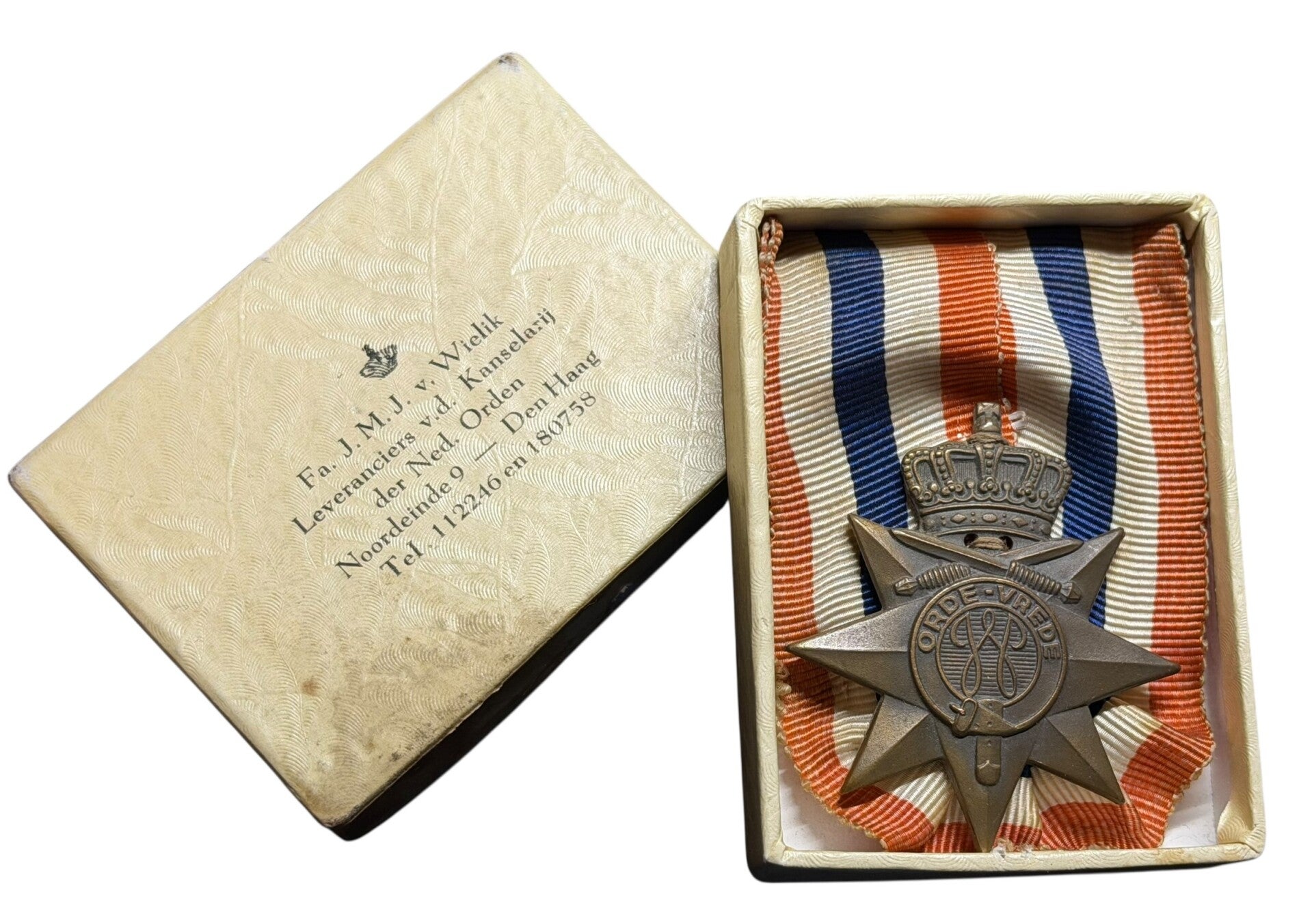 Dutch Order and Peace Medal in Case