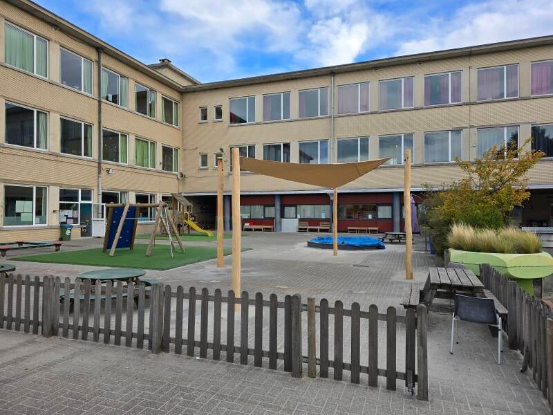 schaduwdoek speelplaats belgië.jpg