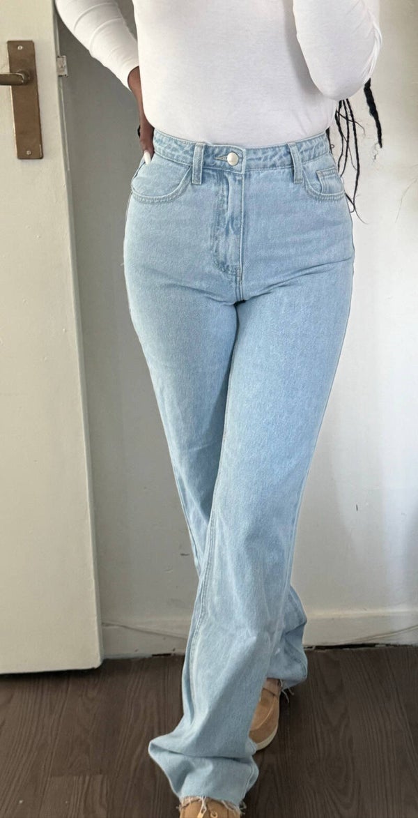 MOXIE STRAIGHT LEG JEANS