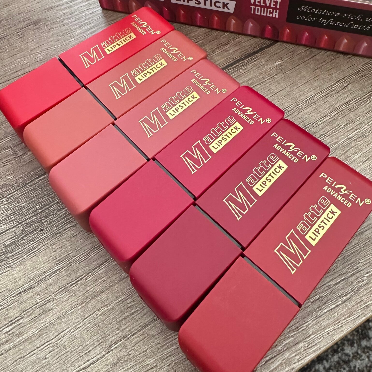 01. Fel rode lipstick mat