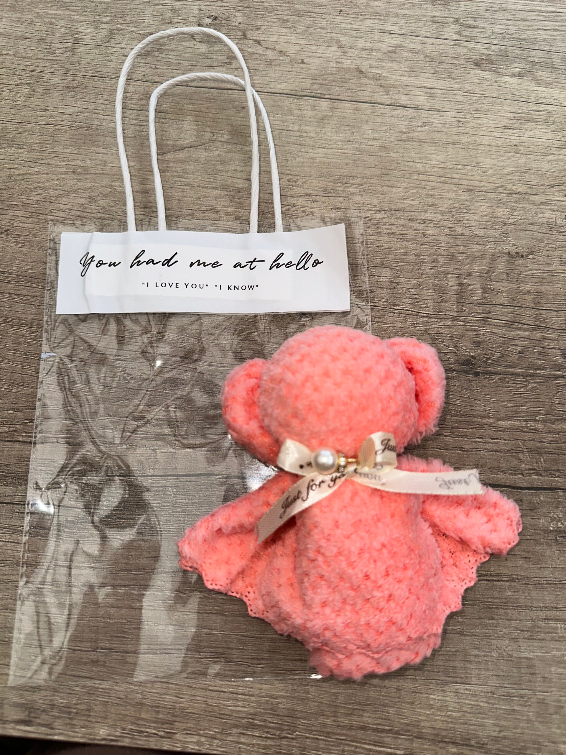 Zalm roze beren handdoekje