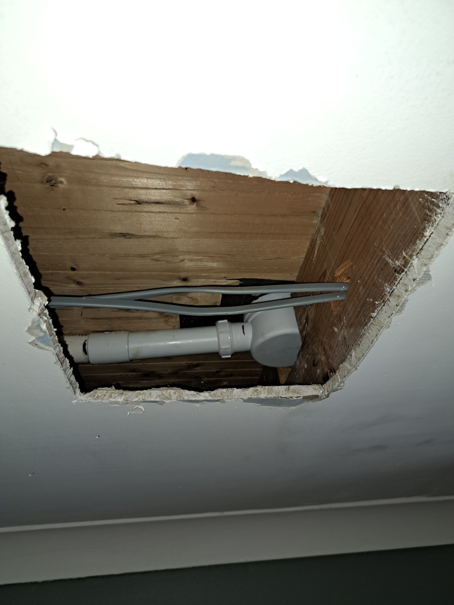 Leakinh shower trap repair Lucan 