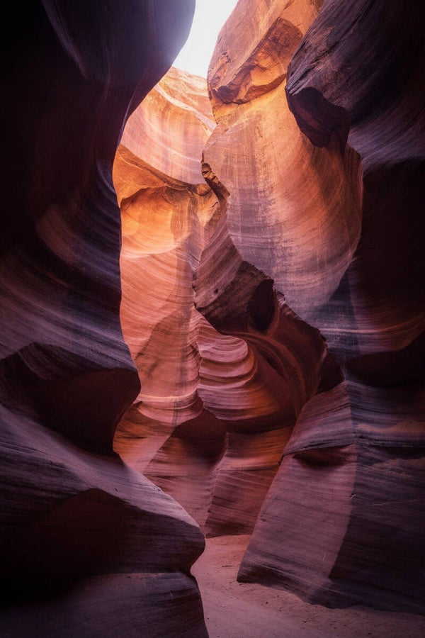 Glooiend Licht – canyon schilderij warme aardetinten natuur