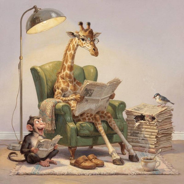 Leesmoment in de fauteuil – eigenwijze giraffe met krant