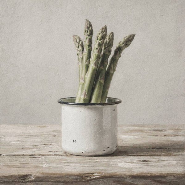 Groene eenvoud – landelijk schilderij met asperges in emaille beker